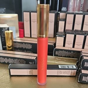 Gucci Vibrant Liquid Lipstick In Lizzie Tiger